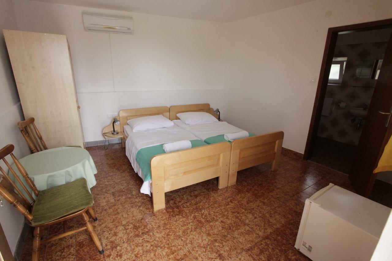 Guest House Balazevic Novi Vinodolski Bagian luar foto