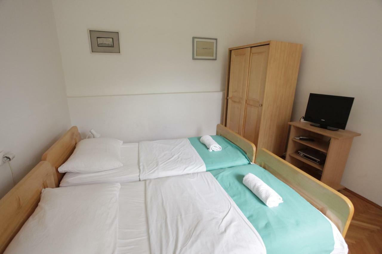 Guest House Balazevic Novi Vinodolski Bagian luar foto
